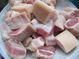 茨 菇 烧 肉的做法步骤:2