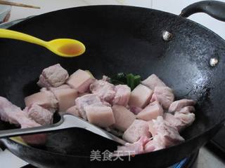 茨 菇 烧 肉的做法步骤:5