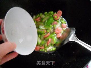 毛豆炒丝瓜的做法步骤：6