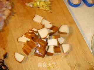 豉香鸡蛋炸酱面的做法步骤：2