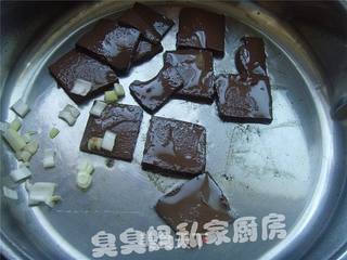猪血番茄木耳汤的做法步骤:3
