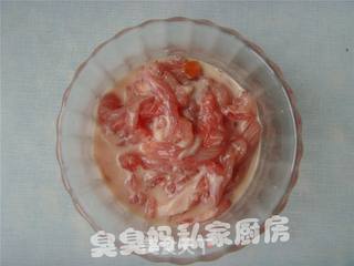 鱼香肉丝的做法步骤:3