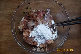 【秋冬绿盾】---《蒜香鲜贝炒乳鸽》的做法步骤：4