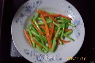 【秋冬绿盾】---《蒜香鲜贝炒乳鸽》的做法步骤：12