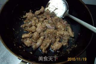 【秋冬绿盾】---《蒜香鲜贝炒乳鸽》的做法步骤：14
