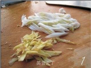孜然炒羊肚的做法步骤：1