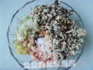 猪肉双菌饺的做法步骤:3