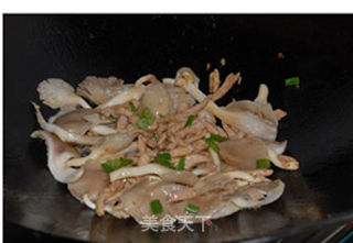 草菇肉片的做法步骤：8