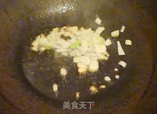 蒜苗炒鸡蛋的做法步骤:2