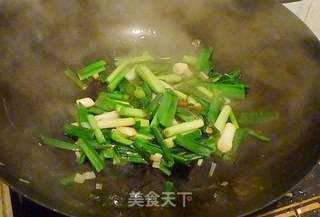 蒜苗炒鸡蛋的做法步骤：3