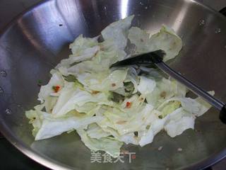 手撕辣包菜的做法步骤：3