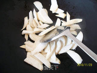 腊肠杏鲍菇的做法步骤：2