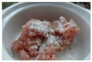 营养早餐:肉饼蛋汤的做法步骤:2