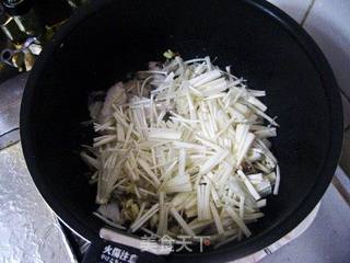 鱼骨大酱汤的做法步骤：3