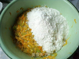 南瓜煎饼的做法步骤:4