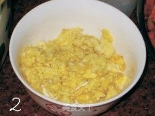 胡萝卜丁蛋炒饭的做法步骤:2