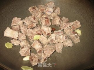 [菜谱换礼]梅干菜烧排骨的做法步骤：4