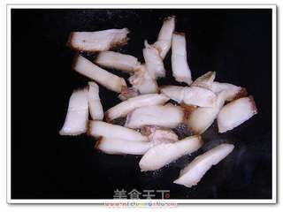蒜苗炒腊肉的做法步骤:5