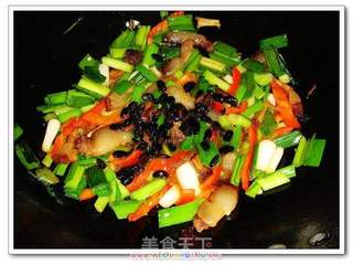蒜苗炒腊肉的做法步骤:13