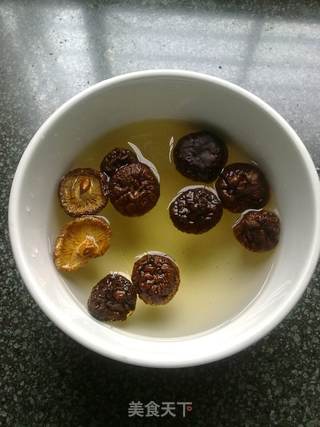 自制的QQ地瓜粉条的做法步骤：2