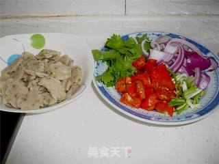 洋葱鱼丸片的做法步骤:2