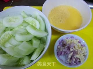 蛋花黄瓜的做法步骤：1