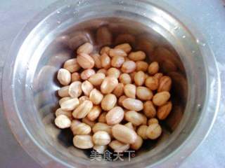 黄豆花生拌藕丁的做法步骤：2