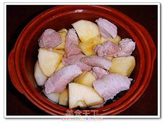 苹果雪梨瘦肉汤的做法步骤:6