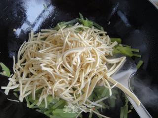 [菜谱换礼]豆皮炒莴苣的做法步骤：5