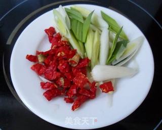 又是腊肉飘香时:芥兰炒腊肉的做法步骤:3