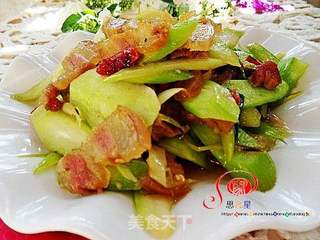又是腊肉飘香时:芥兰炒腊肉的做法步骤:9