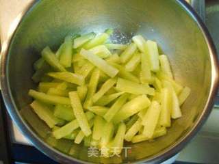 私家菜“黑椒香干炒笋条”的做法步骤：3