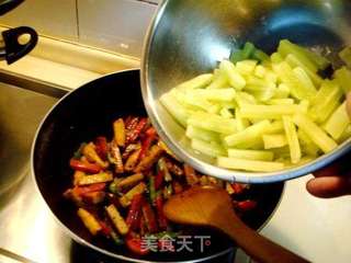 私家菜“黑椒香干炒笋条”的做法步骤：14