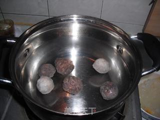 方便面也能吃出营养——娃娃菜牛肉丸方便面的做法步骤：1