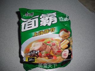 方便面也能吃出营养——娃娃菜牛肉丸方便面的做法步骤：2