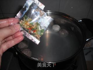 方便面也能吃出营养——娃娃菜牛肉丸方便面的做法步骤：4