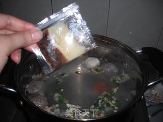 方便面也能吃出营养——娃娃菜牛肉丸方便面的做法步骤：5