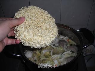 方便面也能吃出营养——娃娃菜牛肉丸方便面的做法步骤：7