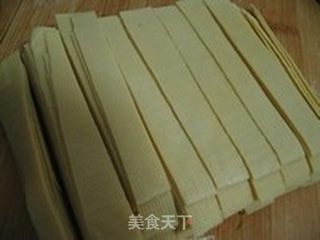 家常菜尖椒干豆腐的做法步骤：2
