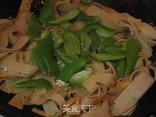 家常菜尖椒干豆腐的做法步骤：5