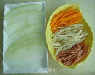 三鲜冬瓜卷的做法步骤:2
