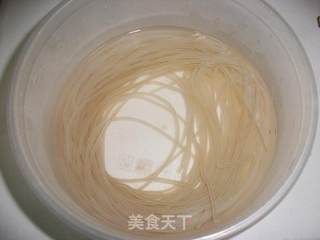 腊肉蒸粉条的做法步骤:2