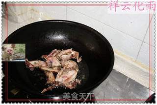 酱汁炒鹌鹑的做法步骤:3