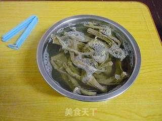 咸干笋炒肉的做法步骤:2
