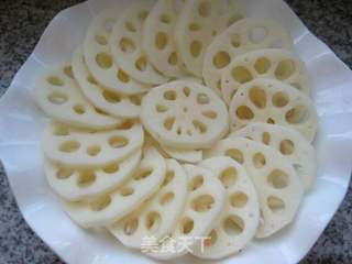 银鱼肉丝蒸藕片的做法步骤：1