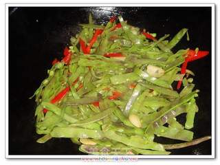 扁豆炒肉丝的做法步骤:8