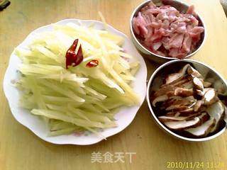 开胃莴苣瘦肉丝的做法步骤:2