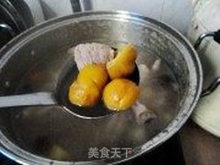 栗子鸡脚汤的做法步骤:8