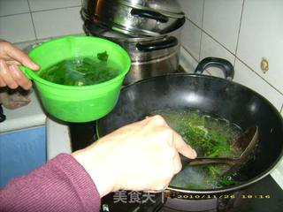 蒜汁菠菜胡萝卜的做法步骤：4