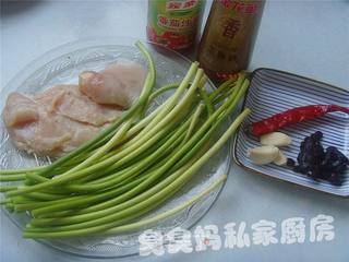 豆豉爆鸡片的做法步骤：1